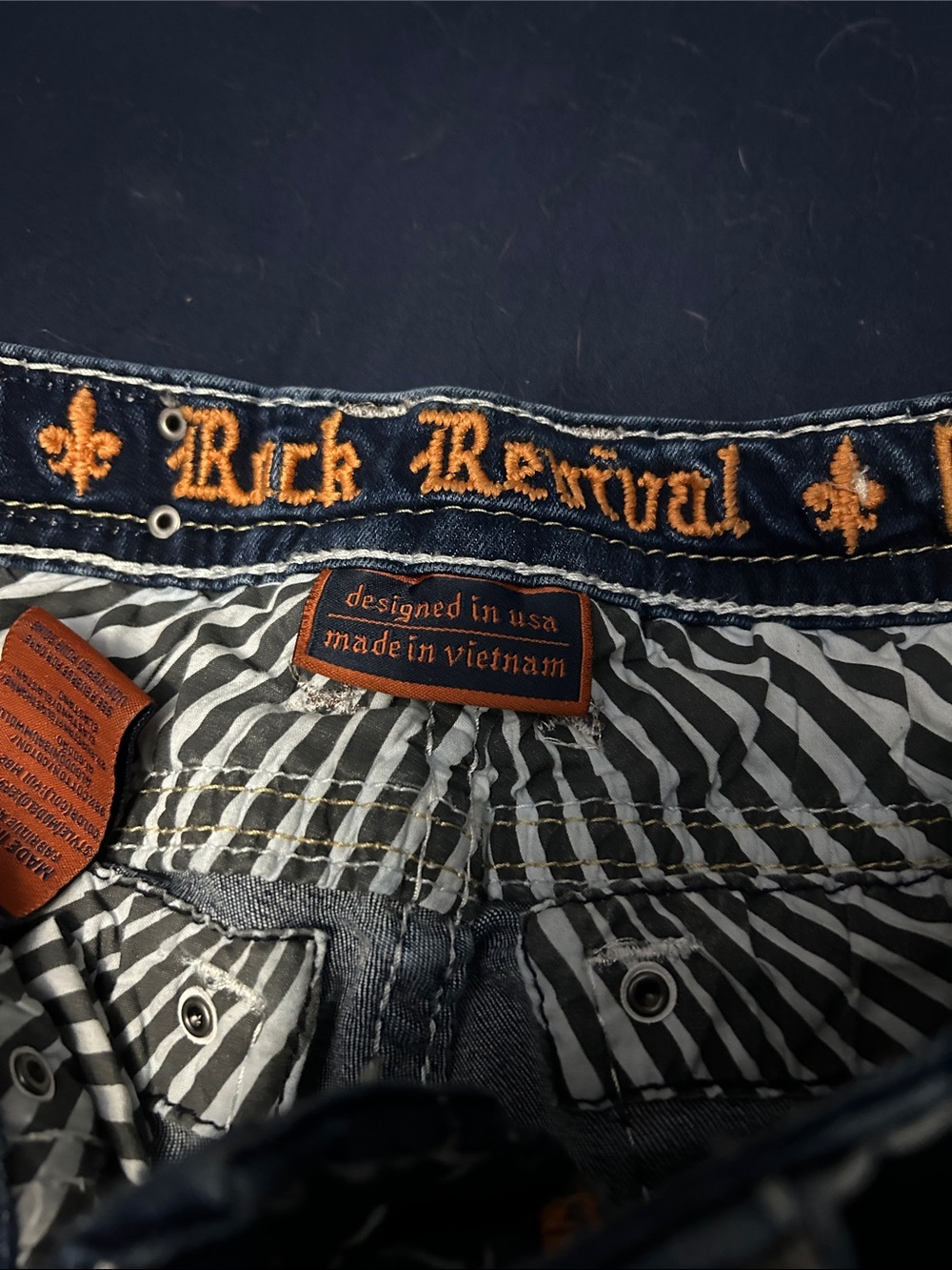 Rock Revival Yui Distressed Light Wash mid-rise Boot Cut Jeans Size 30 inseam 33 - Picture 6 of 9